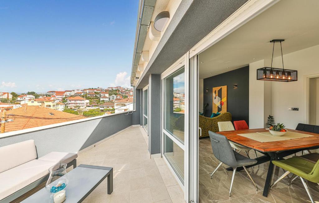 Premium Apartment With Jacuzzi Трогир Екстериор снимка