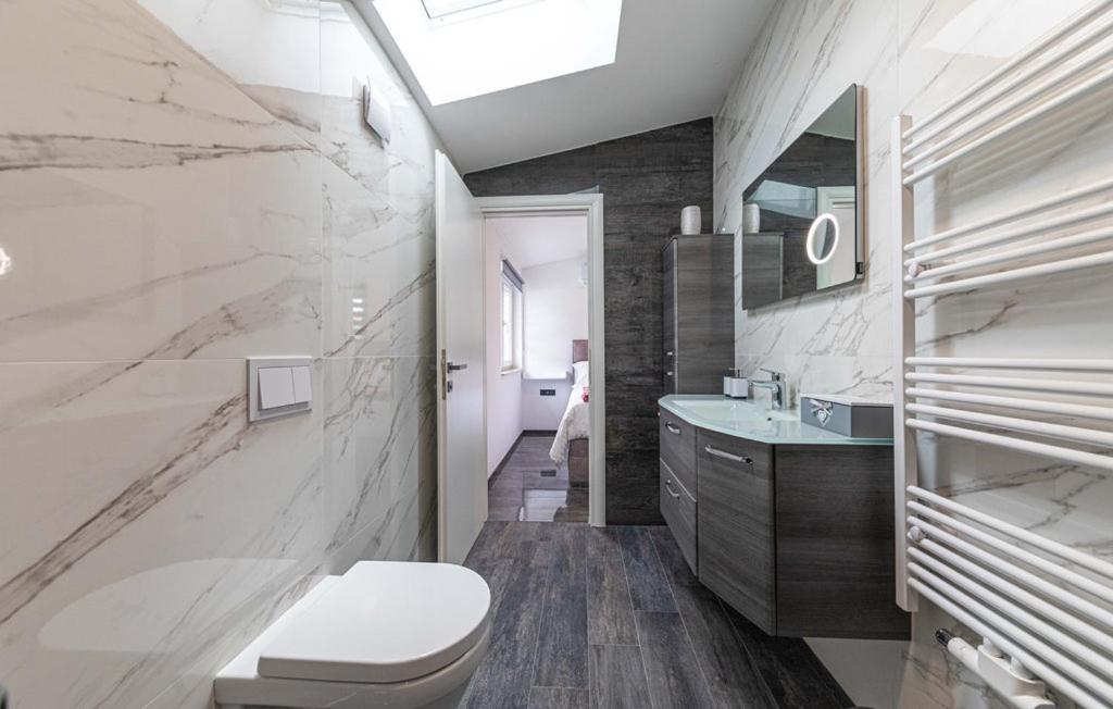 Premium Apartment With Jacuzzi Трогир Екстериор снимка