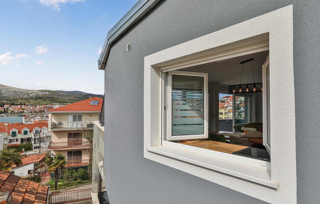 Premium Apartment With Jacuzzi Трогир Екстериор снимка